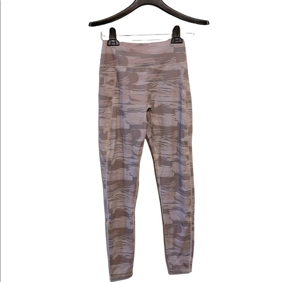 Alphalete Desert Canvas Camo Surface Pocket Leggings - Picture 4 of 4